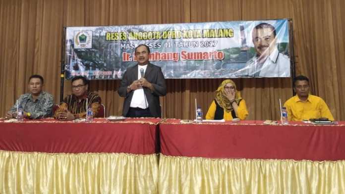 Reses anggota DPRD Kota Malang, Bambang Sumarto, di Auditorium Masjid Sabilillah, Blimbing. (Muhammad Choirul)