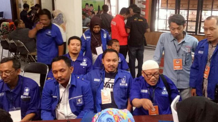 Pengurus DPD Partai Amanat Nasional (PAN) Kota Malang saat mendatangi kantor KPU Kota Malang (Istimewa)