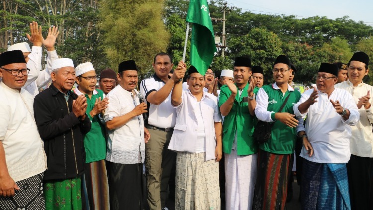 Kapolres Malang AKBP Yade Ujung Setiawan bersama para ulama dan santri. (istimewa)