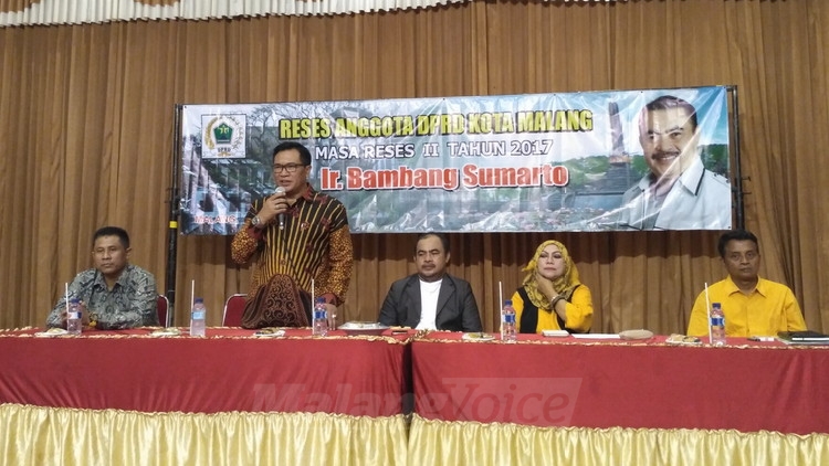 Ketua DPD Partai Golkar Kota Malang, Sofyan Edy Jarwoko, menghadiri Reses anggota DPRD Kota Malang, Bambang Sumarto, di Auditorium Masjid Sabilillah, Blimbing. (Muhammad Choirul)