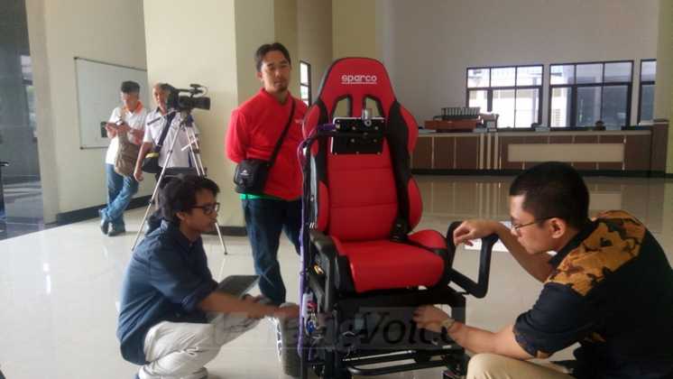 Demo pemakaian Smarr Wheelchair (anja arowana)
