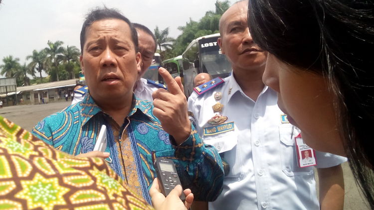 Sekjen Kemenhub Sugihardjo kunjungan kerja di Terminal Tipe A Arjosari Kota Malang, Jumat (24/11). (Aziz Ramadani/MVoice)