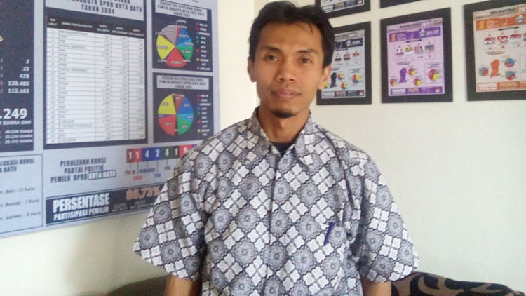 Komisioner KPU Kota Batu Erfanudin. (Aziz Ramadani/MVoice)