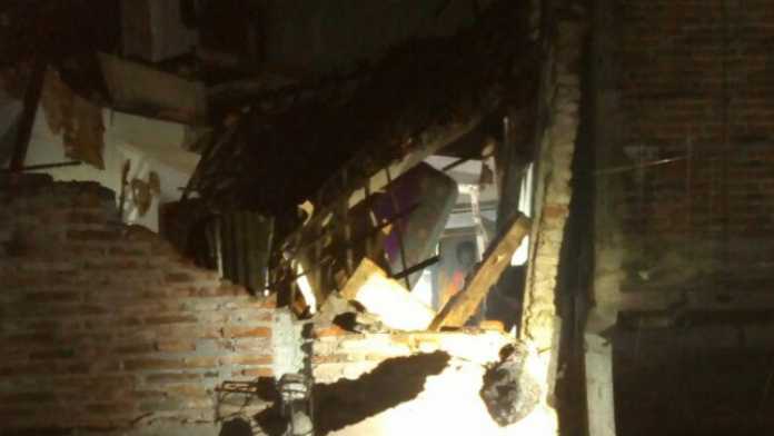 Rumah roboh di Jalan Arif Margono, Kota Malang. (Istimewa)