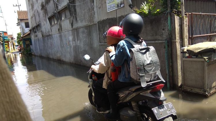 Akibat Aspal, Warga Sekitar Jalan Borobudur Dihantui Banjir