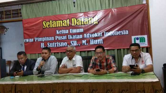 Konferensi pers DPC Ikadin Malang. (deny rahmawan)