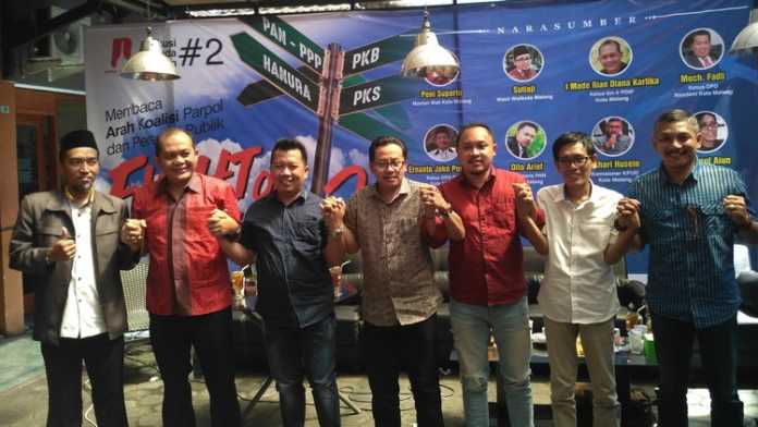Suasana diskusi terkait Pilwali 2018 Kota Malang di Kopilogi Cafe. (Muhammad Choirul)