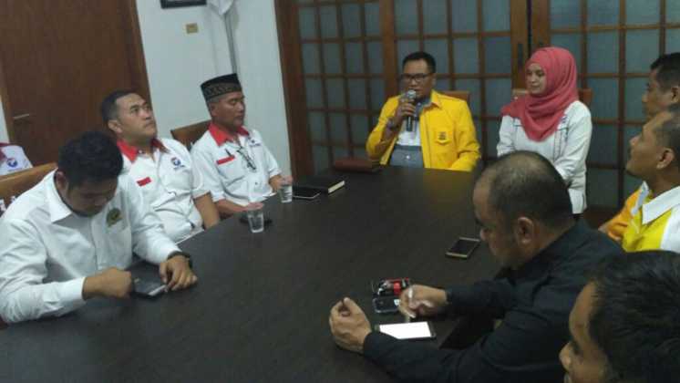 Pertemuan antara DPD Partai Perindo dan Golkar Kota Malang. (Muhammad Choirul)