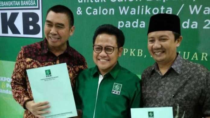 Pasangan H Moch Anton - Syamsul Mahmud menerima surat rekomendasi dari Ketua Umum DPP PKB, Muhaimin Iskandar. (Istimewa)