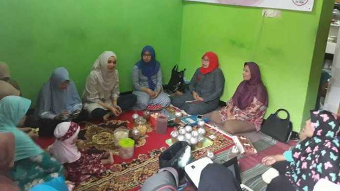 Ya'qud Ananda Gudban berdialog bersama warga di Kawasan Kecamatan Sukun Gang 8. (Istimewa)