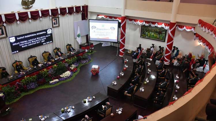 Suasana sidang paripurna DPRD Kota Batu, Kamis (11/1). (MVoice)