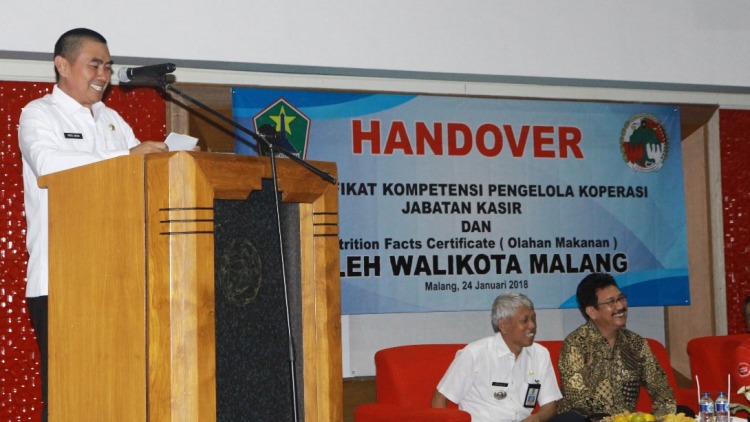 Wali Kota Malang, H Moch Anton, menghadiri ajang bertajuk Handover Sertifikat Kompetensi Pengelola Koperasi Jabatan Kasir di Kantor Telkom. (Istimewa)