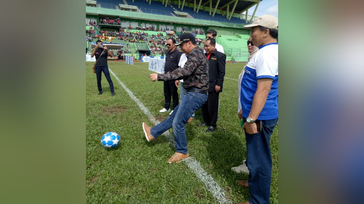 Wali Kota Malang, H Moch Anton, membuka Liga Danone U-12 region Jawa Timur. (Istimewa)