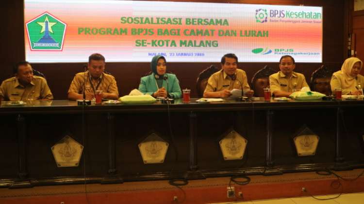 BPJS menggelar sosialisasi program bagi Camat dan Lurah Se-Kota Malang. (Bagian Humas Pemkot Malang)