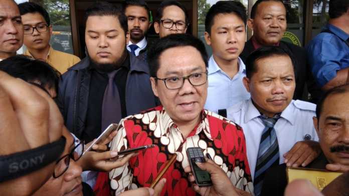 Gunadi Handoko bersama tim advokat. (deny rahmawan)
