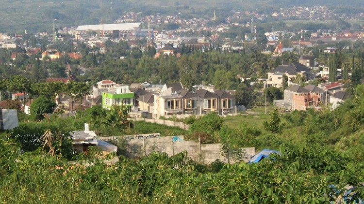 Ilustrasi pemukiman di Kota Batu.