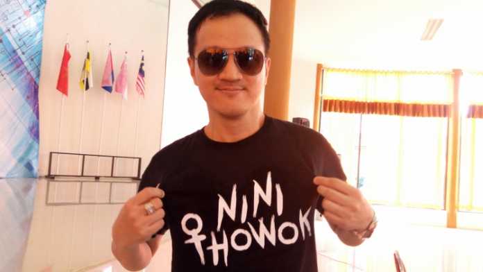 Produser Film Nini Thowok. (Anja a)