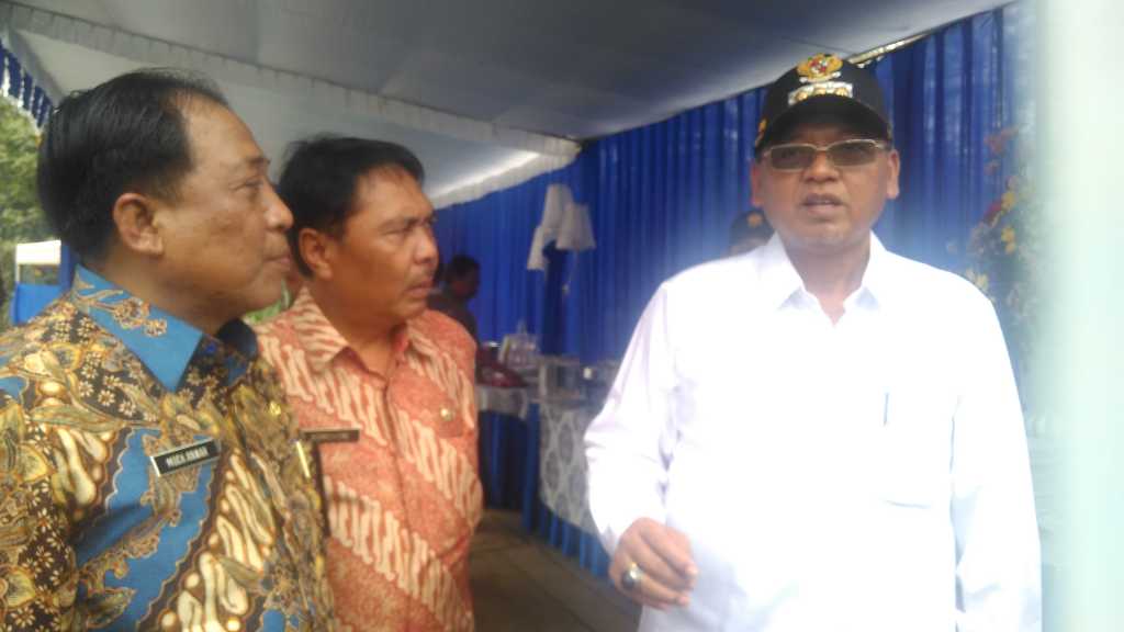Bupati Malang Dr H Rendra Kresna saat ditemui di kawasan embung Sumber Umbulan Kawasan Poncowismojatu. (Istimewa)