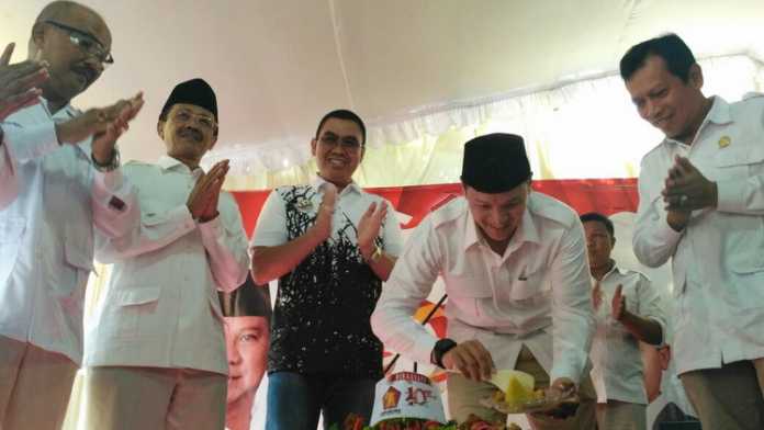 Wali Kota Malang, H Moch Anton, bersama jajaran pengurus DPC Partai Gerindra Kota Malang. (Muhammad Choirul)