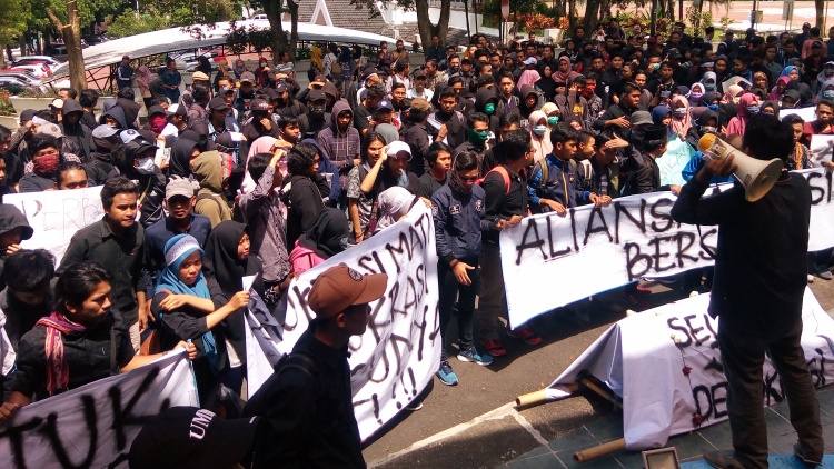 VIDEO: Demo UMM: SPP Naik, Mahasiswa Semakin Melarat!