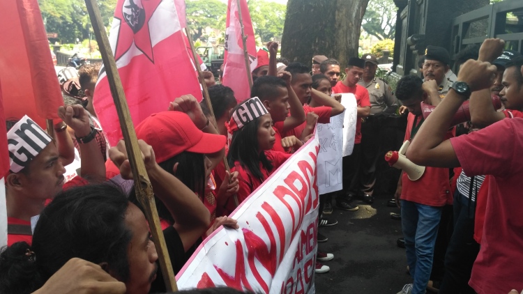 GMNI Malang Desak Jokowi Tak Setujui UU MD3