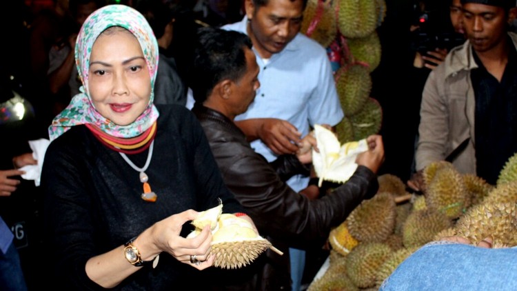 Semalam, Dewanti ‘Mabuk’ Buah Durian