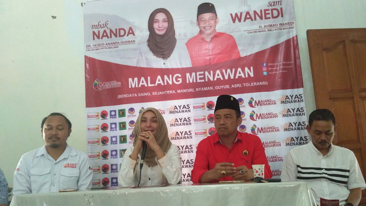 Pasangan Calon Wali Kota dan Wakil Wali Kota Malang, Ya'qud Ananda Gudban - Ahmad Wanedi, saat meluncurkan program 25 Aksi Menawan. (Muhammad Choirul)