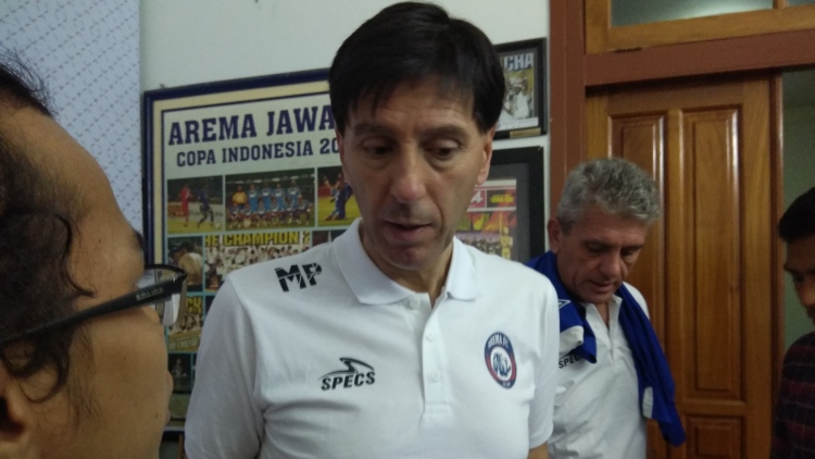 Arema FC ‘Ditinggal’ Gethuk, Milan Petrovic Siap Menggantikan