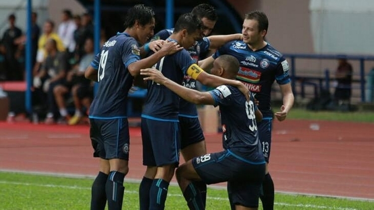 Borneo FC Permalukan Singo Edan 2-1