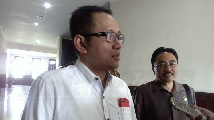 Ketua DPRD Kabupaten Seragen Bambang Samekto beserta rombongan usai kunjungan ke DPRD Kota Malang. (Lisdya Shelly)
