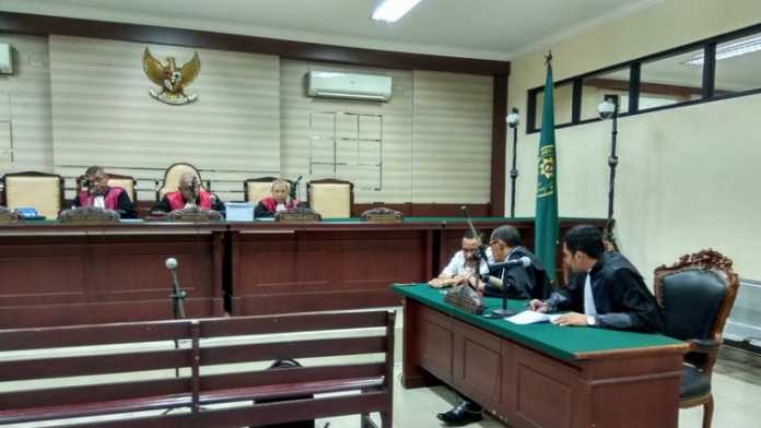 Suasana persidangan Jarot Edy Sulistyono di Pengadilan Tipikor Surabaya. (Istimewa)