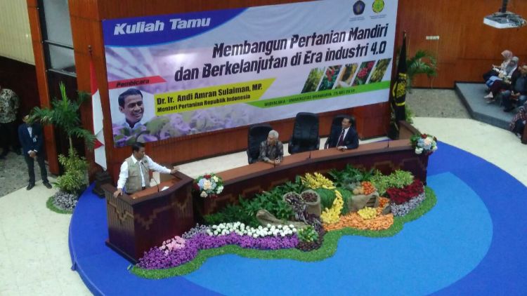 Menteri Pertanian Dorong Mahasiswa UB Majukan Pertanian Indonesia