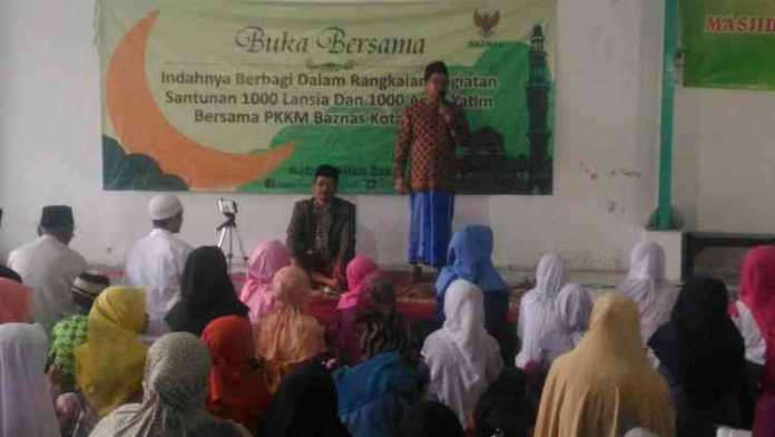 Suasana acara Baznas Kota Malang di Kelurahan Kebonsari Kecamatan Sukun. (Toski D)