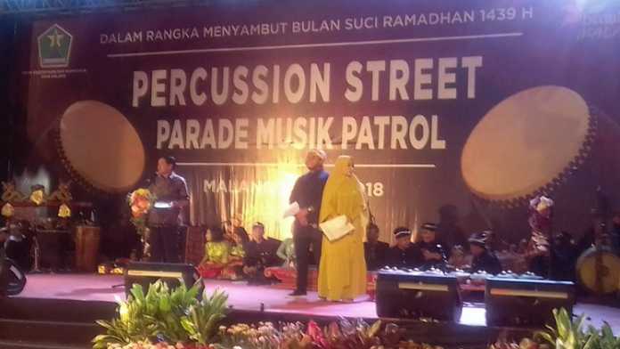 Sekda Kota Malang, Wasto saat memberi sambutan dan membuka Parade Musik Patrol. (Lisdya Shelly)