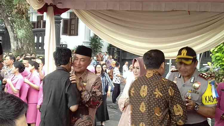 Sambutan Pjs Wali Kota Malang Wahid Wahyudi saat Halal Bihalal di depan Balai Kota Malang. (Lisdya Shelly)