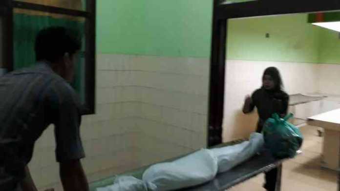 Jenazah korban saat berada di kamar mayat RSSA Kota Malang. (Toski D)