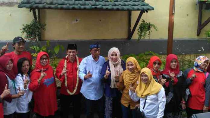 Calon Wakil Wali Kota Malang nomor urut 1, H Ahmad Wanedi, blusukan di Kampung 3G. (Muhammad Choirul)
