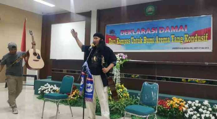 Deklarasi Damai 'Dari Kampus untuk Bumi Arema yang Kondusif' yang digelar Forum Arema Kampus (FAK) di Universitas Islam Malang, Sabtu (7/7). (Istimewa)
