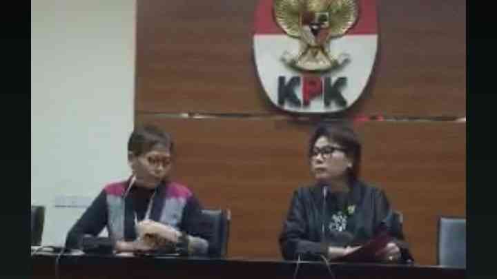 Wakil Ketua KPK Basaria Panjaitan memimpin konferensi pers. (Official KPK/Instagram)