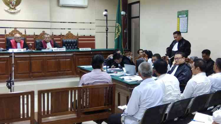 Suasana Sidang di Pengadilan Tipikor Surabaya. (deny rahmawan)
