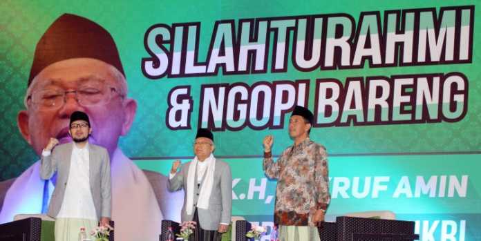 KH Ma'ruf Amin menghadiri Silaturahmi dan Ngopi Bareng bersama ratusan kyai dan pimpinan Ponpes Malang Raya di Harris Hotel and Convention Hall, Senin (29/10). (Aziz Ramadani/MVoice)