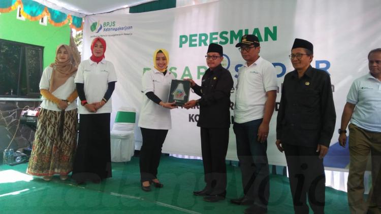 Wali Kota Malang Sutiaji hadiri launching Pasar Sadar BPJS Ketenagakerjaan di Pasar Oro-Oro Dowo, Selasa (16/10). (Aziz Ramadani/MVoice)