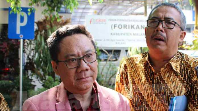 Gunadi Handoko dan timnya usai bertemu dengan Bupati Malang Rendra Kresna di rumah dinas Pendapa Pringgitan Jalan KH Agus Salim, Rabu (10/10). (Aziz Ramadani/MVoice)