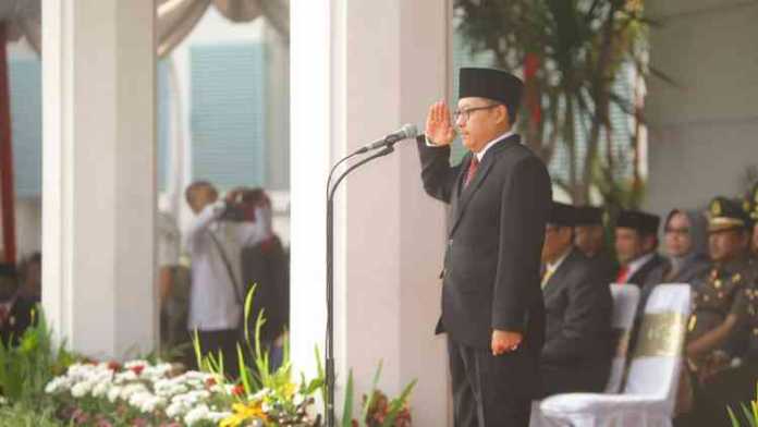 Wali Kota Malang Sutiaji memimpin apel peringatan Hari Kesaktian Pancasila di halaman Balai Kota Malang, Senin (1/10). (Humas Pemkot Malang)