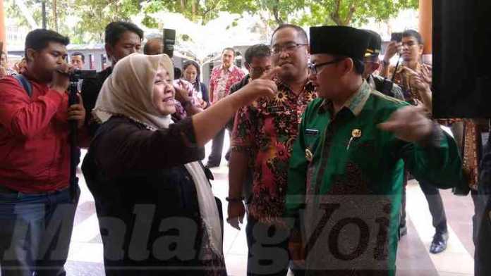 Wali Kota Malang, Sutiaji tinjau pelaksanaan tes SKD CPNS Zona Malang di SMKN 2 Malang. (Lisdya)
