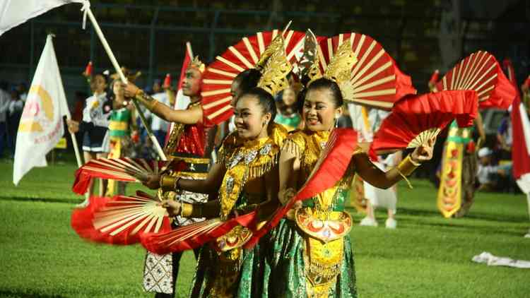 Pembukaan Porkab diawali dengan tarian kolosal dengan tema Untukmu Indonesiaku Meraih Bintang. (Istimewa)