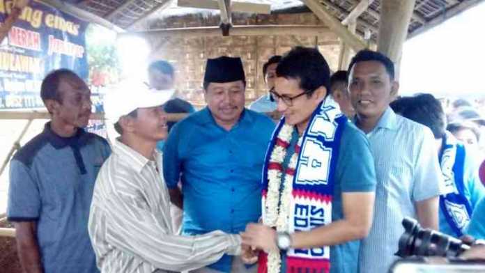 Sandiaga Salahuddin Uno saat melakukan kunjungan ke Desa Jambuwer Kecamatan Kromengan. (Toski D)