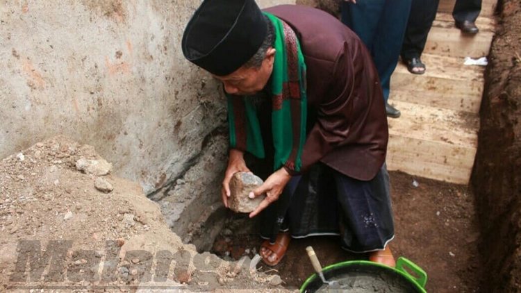 Dewanti Resmikan Pembangunan Madrasah Diniyah Masjid Agung An Nur Kota Batu