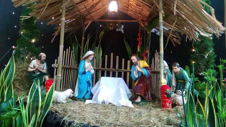 Kandang Bayi Yesus di Gereja Katolik Hati Kudus Yesus Kayutangan Kota Malang. (Lisdya)