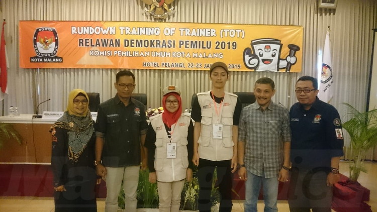 KPU Kota Malang Kukuhkan 55 Relawan Demokrasi, Ini Tugasnya